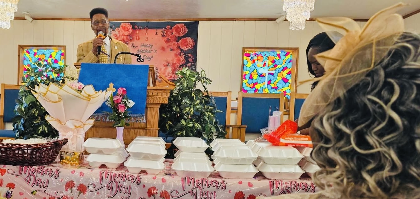 mom day dinner containers pastor